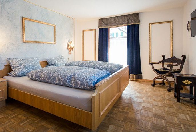 King Lui Zimmer mit Balkon