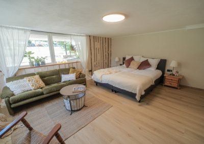 Schlafzimmer mit Sofa