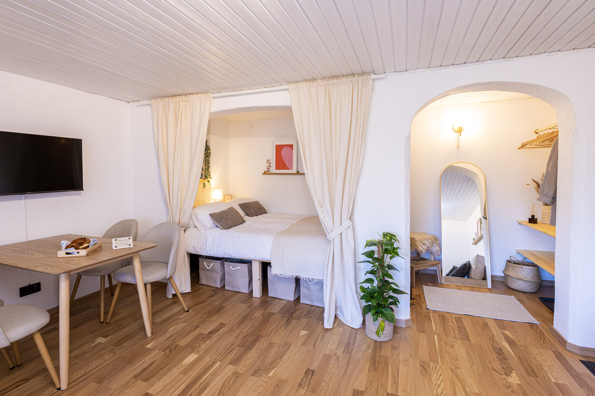 Studio Apartment